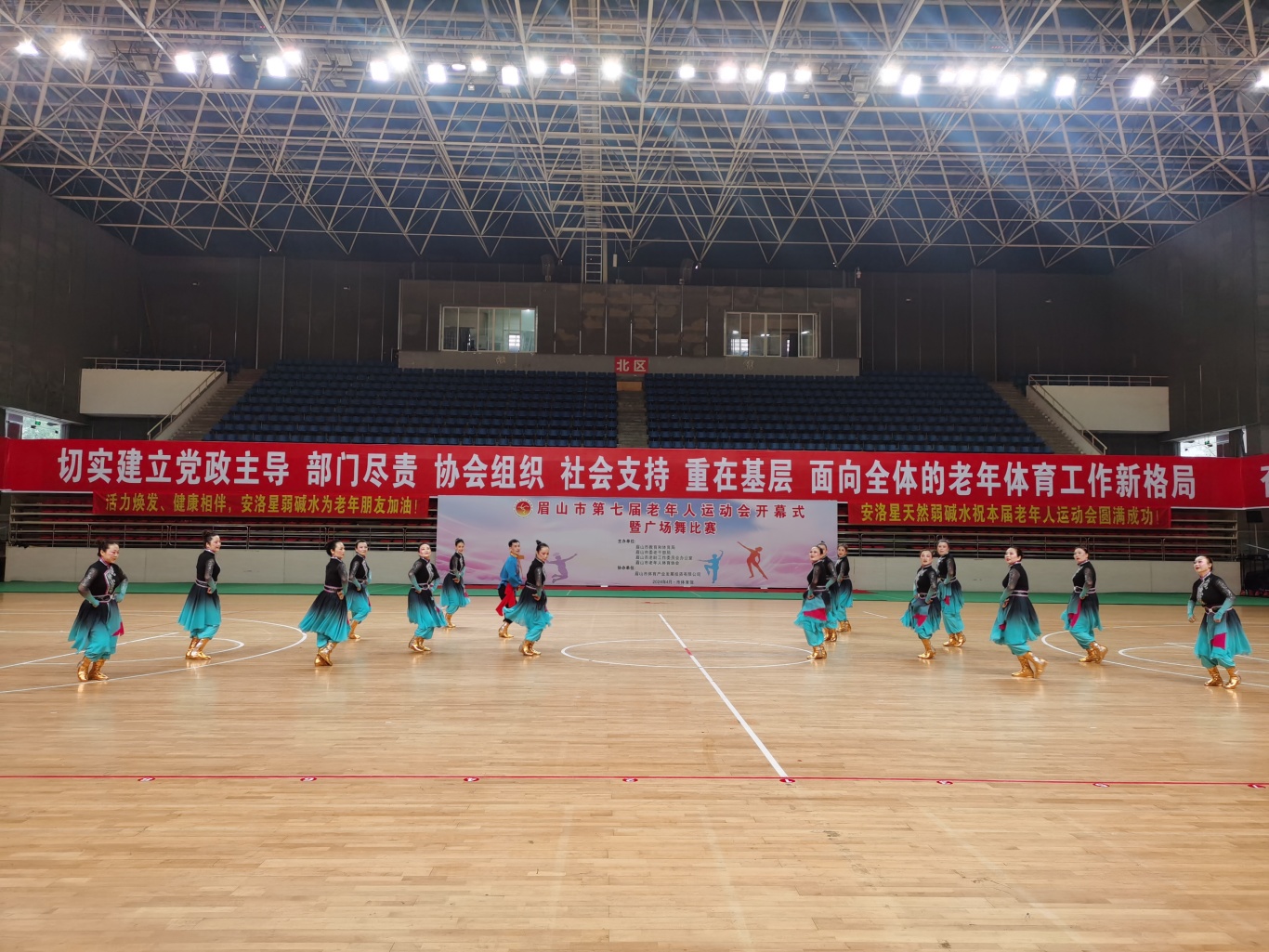 廣場舞比賽現場。.jpg