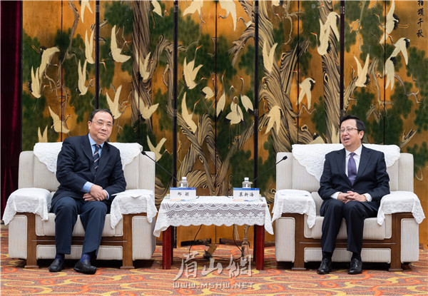 15日，慕新海會(huì)見(jiàn)出席第十二屆中國(guó)泡菜食品國(guó)際博覽會(huì)、第三屆世界川菜大會(huì)的世界中餐業(yè)聯(lián)合會(huì)常務(wù)副會(huì)長(zhǎng)邢穎等國(guó)內(nèi)嘉賓。.jpg