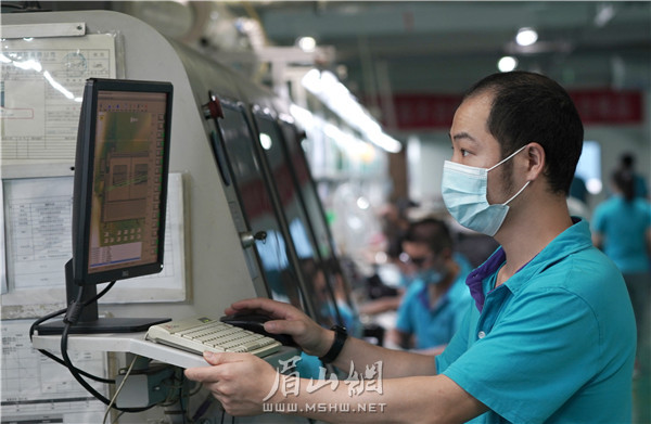 在企業上班的工人。.jpg