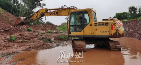 省道104線丹名路丹棱段項目清淤排障。