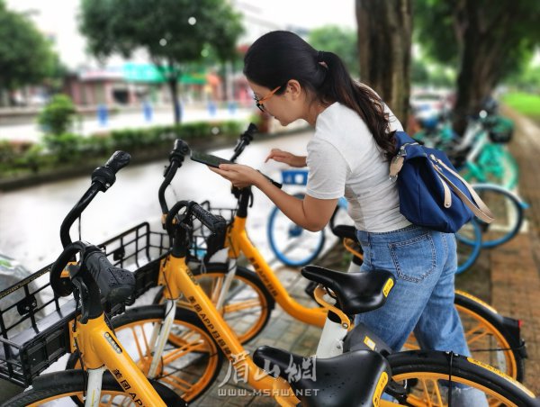 綠色出行，共享單車是不少市民的選擇。