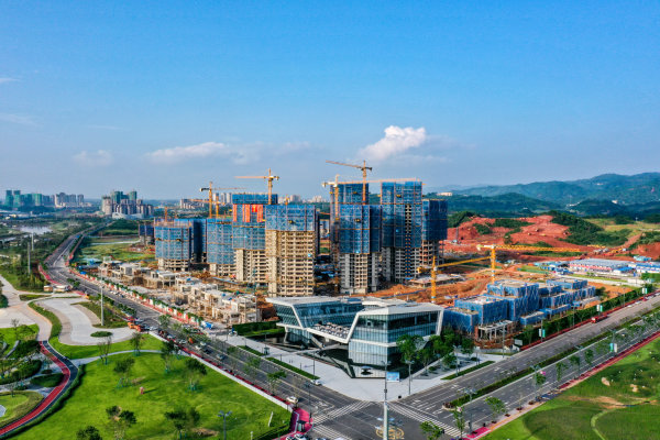 建設中的川港合作示范園。