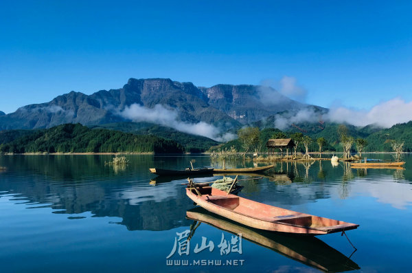 雅女湖一隅。