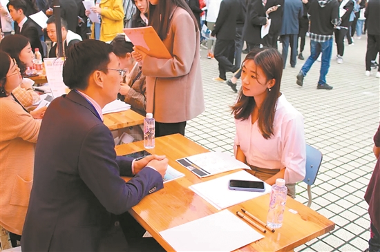 招聘會現場。.jpg