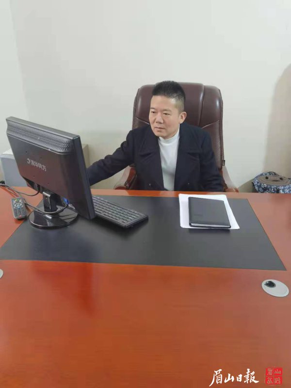 章顯仲在了解其他地區扶持民營企業發展的做法。