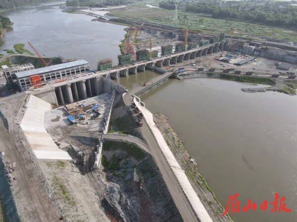  岷江虎渡溪航電樞紐工程加快建設(shè)中。