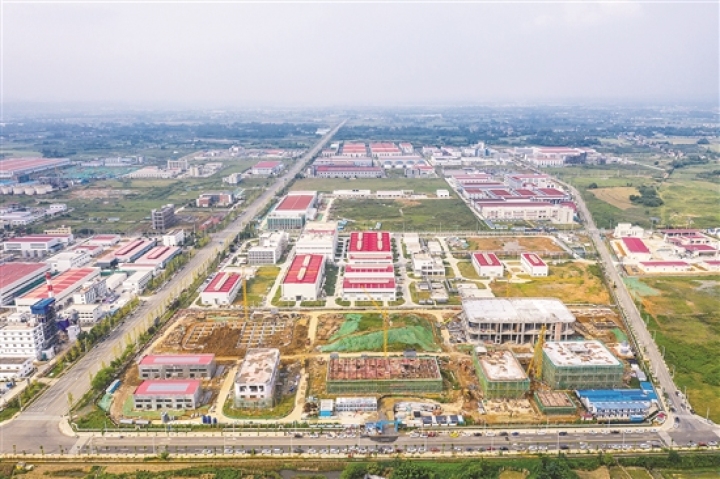 彭山經開區，一條完整的鋰電產業鏈條正在形成。.jpg