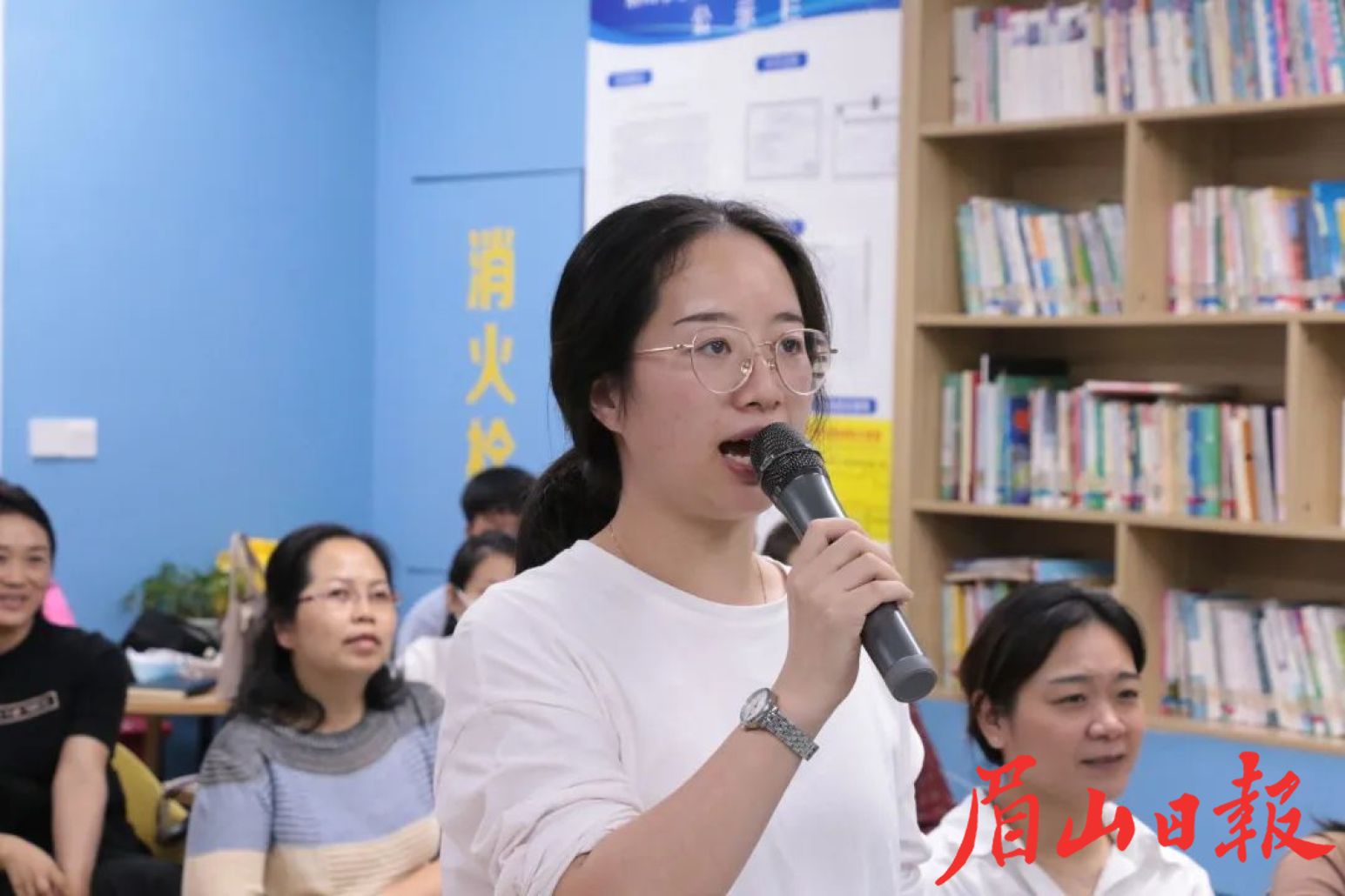 培訓課堂上，學員認真練習。
