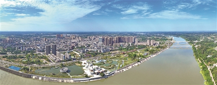 實施縣城城鎮化強弱項補短板建設項目。