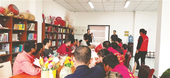 丹棱縣殘疾人集中托養服務中心正在組織活動。