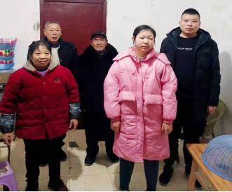  王學文全家合照。